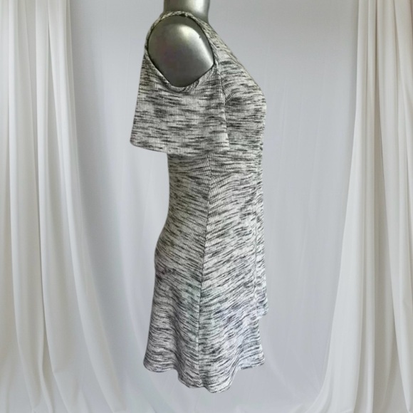 💟Women’s Faux Wrap Mini  Dress - Picture 2 of 13